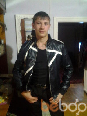  ,   Viktor, 31 ,   
