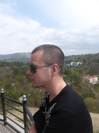  ,   Makkoff, 32 ,     , c 