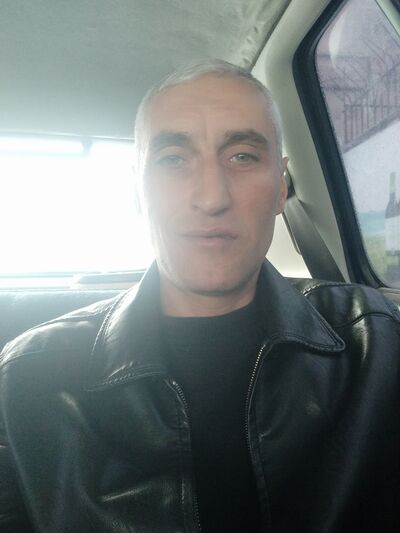  ,   Artur, 47 ,   ,   