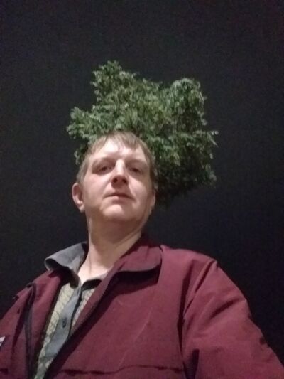  --,   Maxim, 42 ,   ,   , c , 