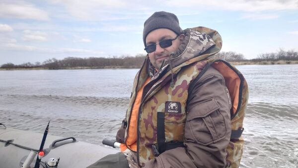  ,   Denis, 43 ,   ,   , c 