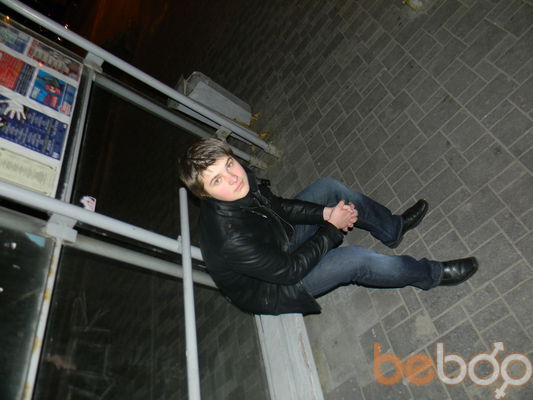  ,   Anton, 32 ,  