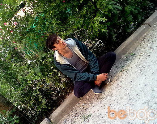  ,   Komron, 32 ,   
