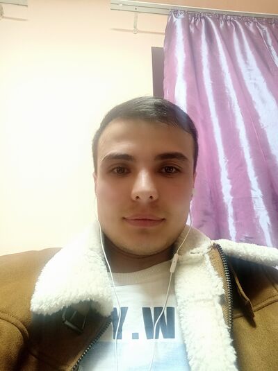  -,   Sanat, 32 ,     , c 