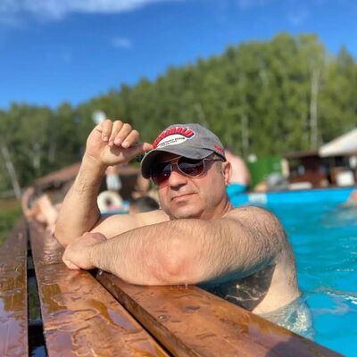   ,   Ali, 54 ,   ,   