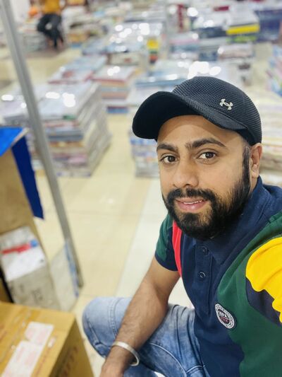  ,   Abhi, 35 ,   ,   