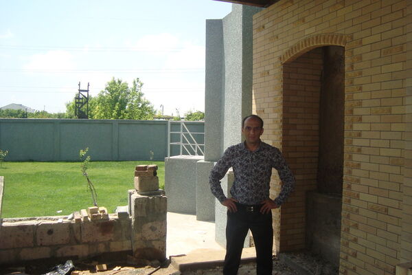  ,   GARIK, 46 ,   