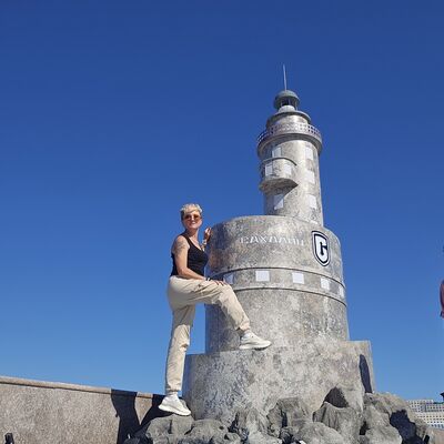  ,   Yluya, 44 ,     , c 