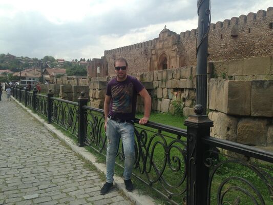  ,   Fhilip, 41 ,   