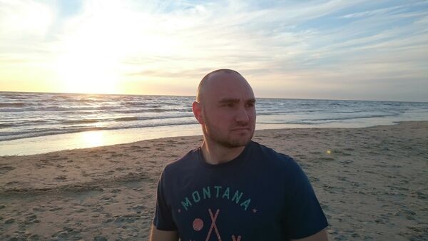  ,   Max, 42 ,   