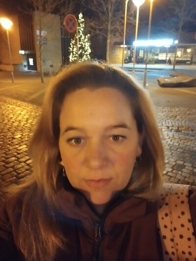  ,   Nadia, 38 ,   ,   