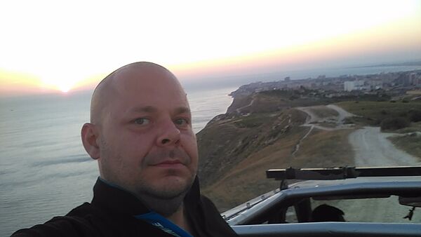  ,   Den, 44 ,   ,   