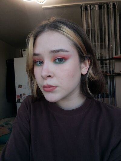  ,   Ekaterina, 21 ,   ,   , c , 