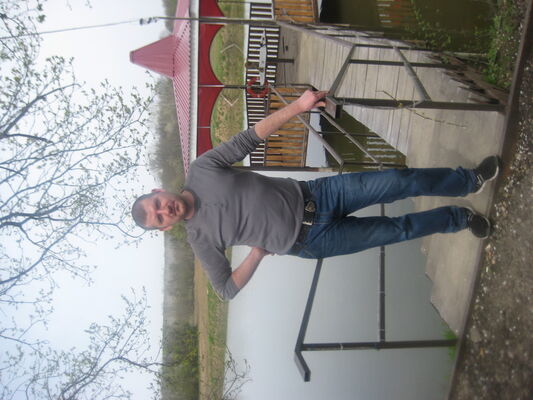  ,   Max, 44 ,   