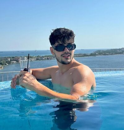  ,   Alisher, 25 ,   ,   