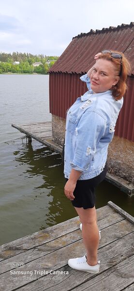  ,   Julia, 46 ,   ,   