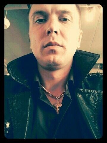  18956828  Ivan, 40 ,    