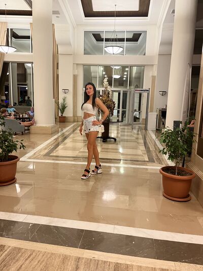  ,   Uliana, 38 ,   ,   , c 