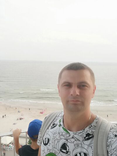  ,   Viktor, 39 ,   ,   