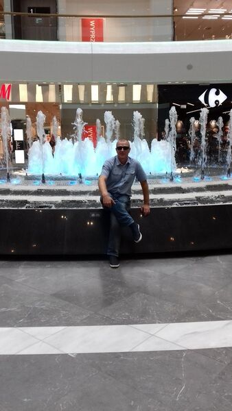  ,   Maksim, 42 ,   