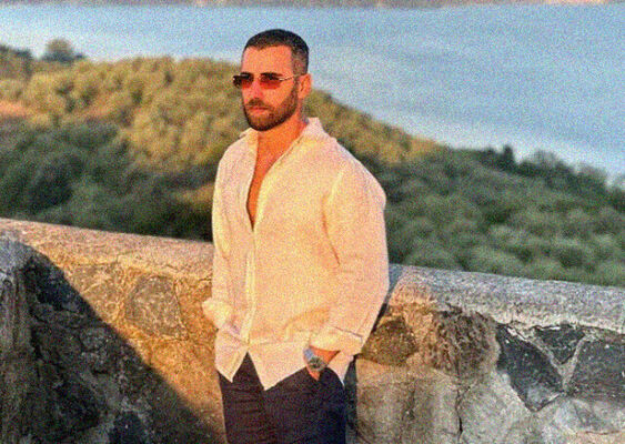  ,   Gio, 32 ,  