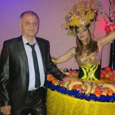  ,   Mihail, 54 ,   ,   