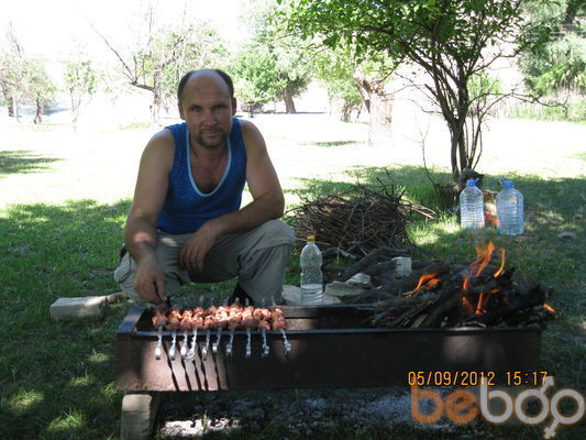  3325558  Sergei, 45 ,    