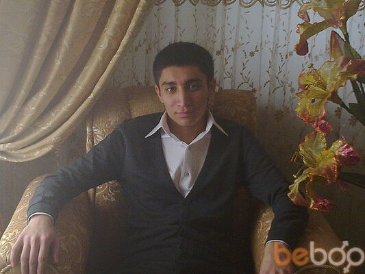  ,   19901990, 39 ,   ,   , c 