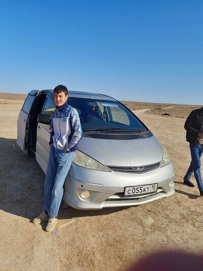  ,   Sultanbek, 25 ,   ,   