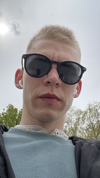  ,   Aleks, 24 ,   