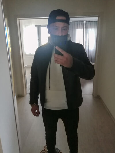  ,   Aleks, 33 ,   ,   