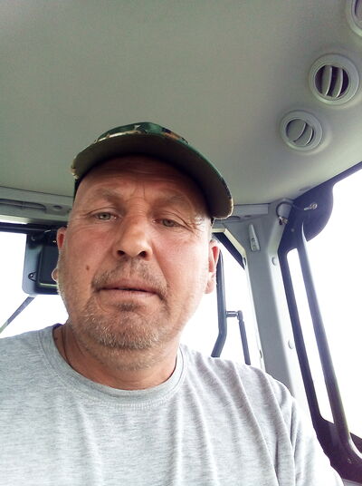  ,   Viktor, 42 ,   ,   
