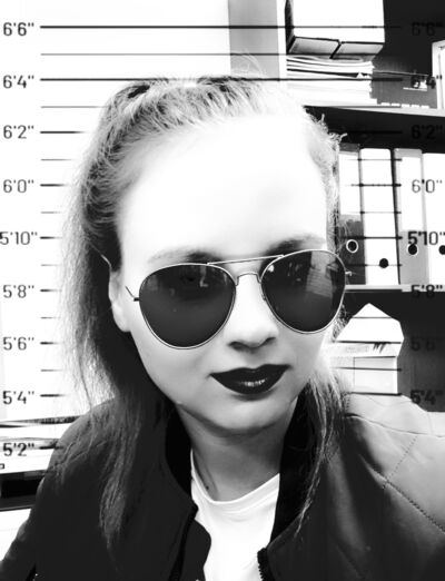  ,   Elena Flores, 28 ,   c 