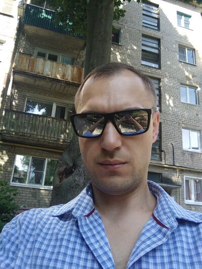 ,   Sasha, 43 ,   