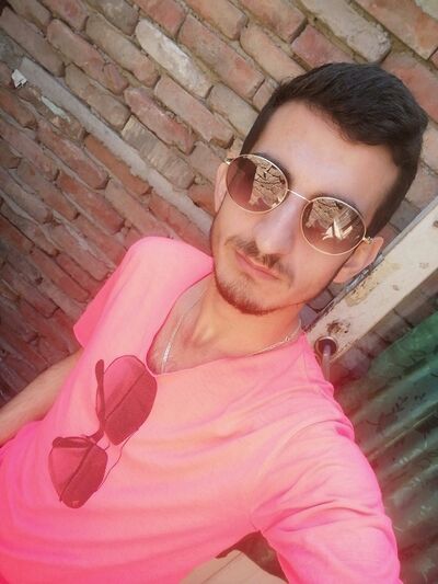  ,   Artur, 26 ,   ,   , c 