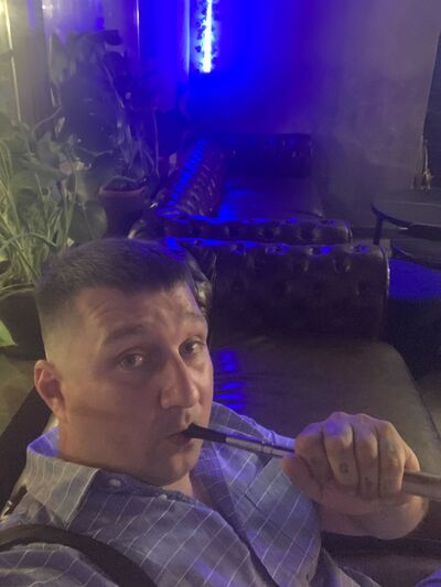  ,   Victor, 37 ,   ,   , c 