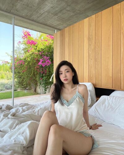  ,   Aileen, 32 ,   ,   