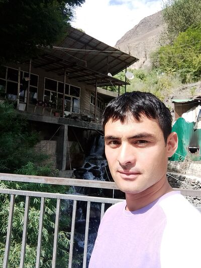  ,   Ali, 33 ,   ,   