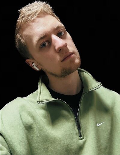  ,   Vlad, 25 ,   ,   