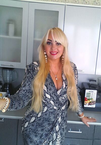  ,   Elena, 44 ,   , 