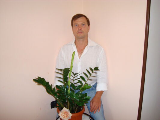  Melzo,   Yuriy, 51 ,   , c 
