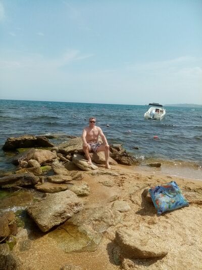  ,   Viktor, 59 ,   ,   , c 