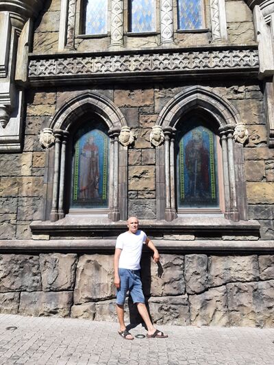  ,   Anton, 39 ,   ,   