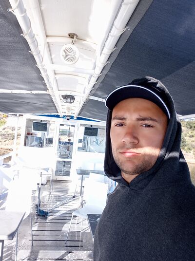  ,   Maxim, 32 ,   ,   