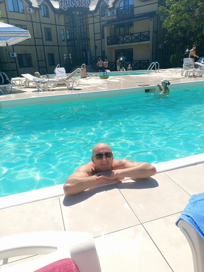  ,   OLEG, 43 ,   ,   , c , 