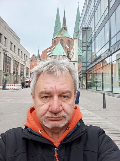  Bad Schwartau,   , 54 ,   c , 