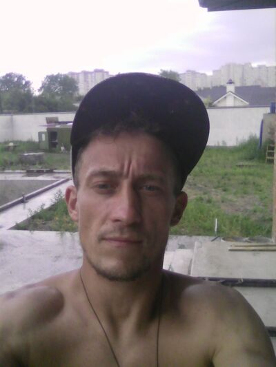  ,   Anton, 37 ,   ,   
