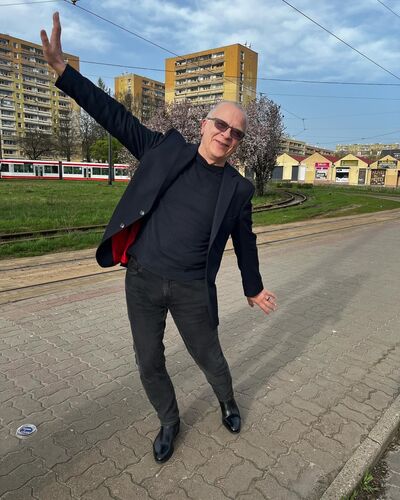  ,   Wadim, 57 ,   ,   