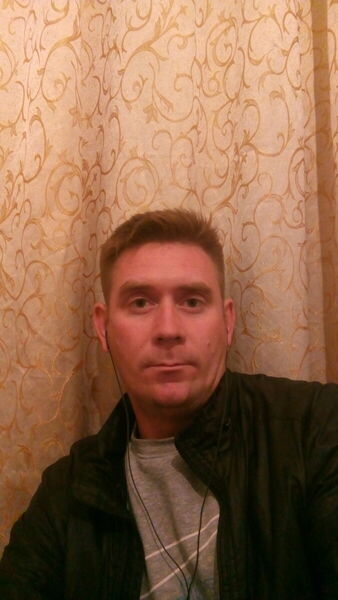  ,   Viktor, 34 ,  
