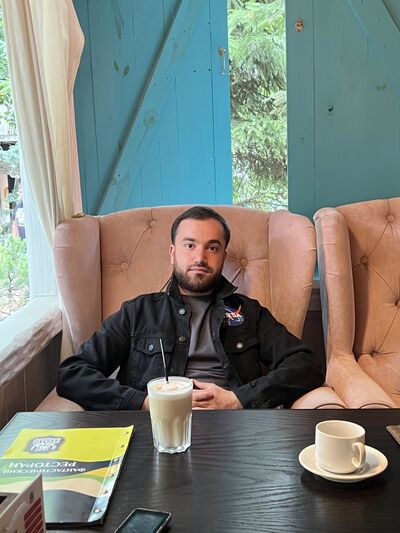  ,   Artur, 28 ,   ,   